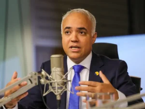 Reforma em banheiros de milhares de famílias é destaque da Voz do Brasil — Agência Gov
