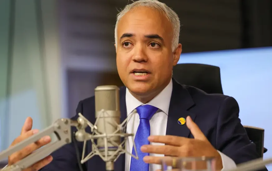 Reforma em banheiros de milhares de famílias é destaque da Voz do Brasil — Agência Gov