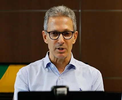 Zema rompe com bolsonarismo e afasta chance de ser vice de Flávio em 2026