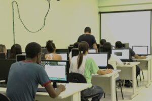 3,7 milhões de jovens brasileiros saem da condição 'nem-nem' entre 2019 e 2025 — Agência Gov
