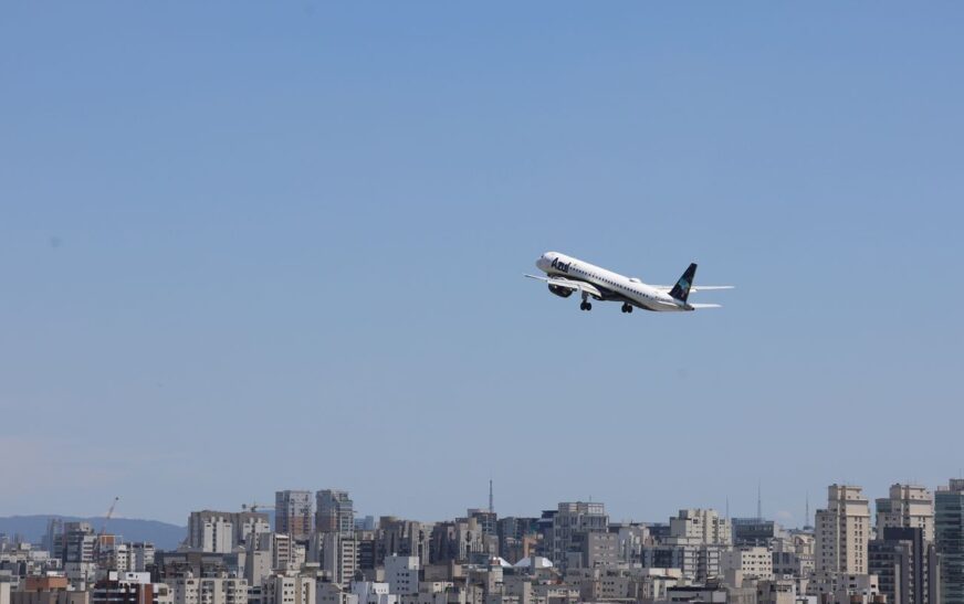 Brasil bate recorde de passageiros em voos domésticos em 2026