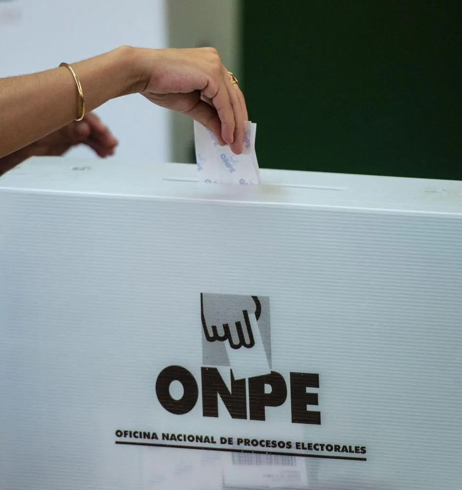 Candidato pede recontagem total dos votos e amplia tensão na disputa presidencial do Peru
