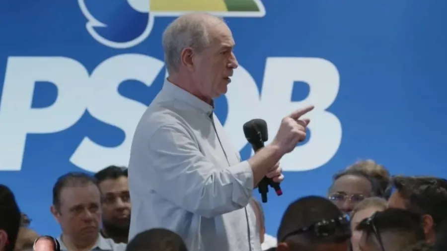 Ciro Gomes aparece na frente e alcança 44% das intenções de voto para o Governo do Ceará