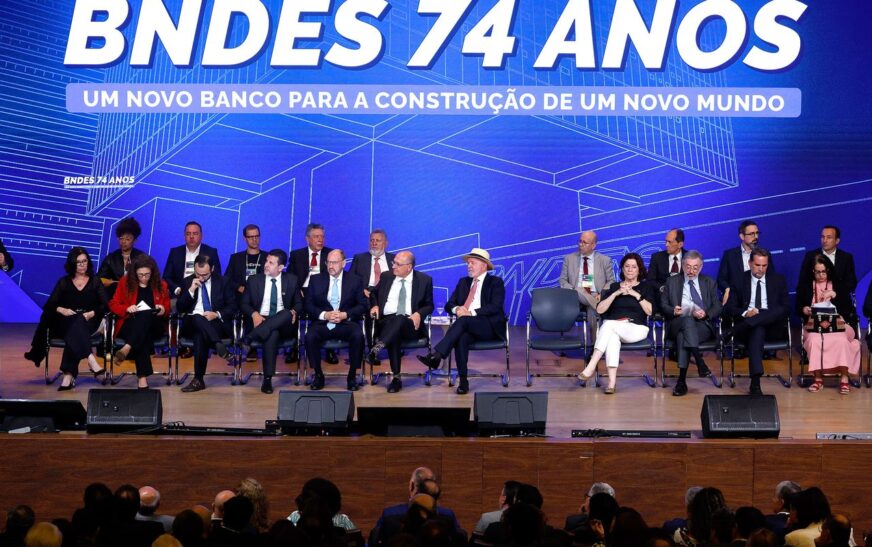 Confiança dos técnicos impulsiona bons resultados do BNDES, diz Lula