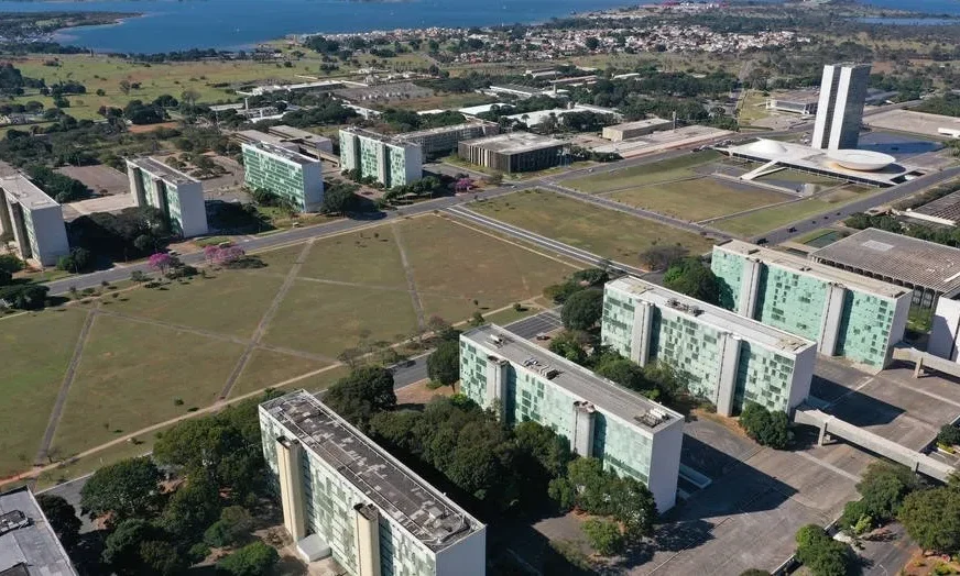 Congresso e governo enfrentam semana esvaziada em Brasília com feriadão