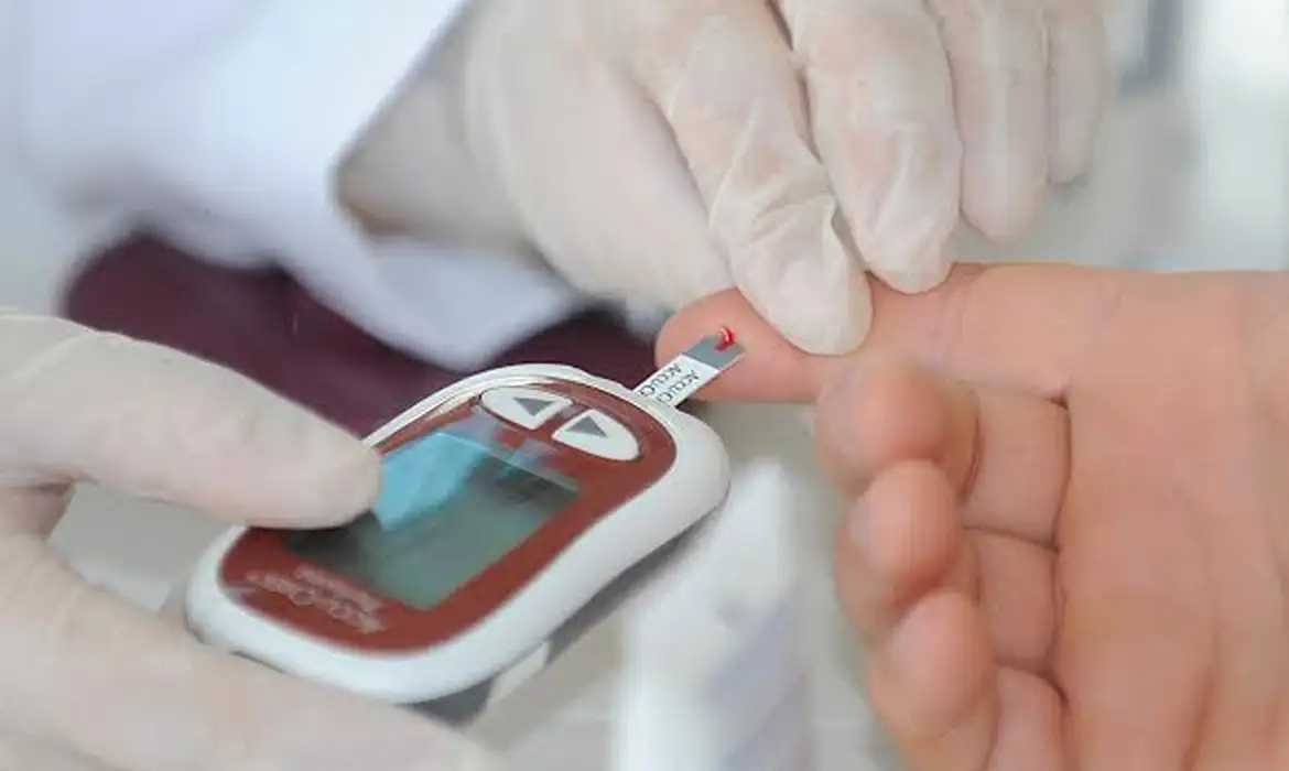 Cuidado individualizado com a pessoa idosa faz a diferença no tratamento do diabetes — Agência Gov