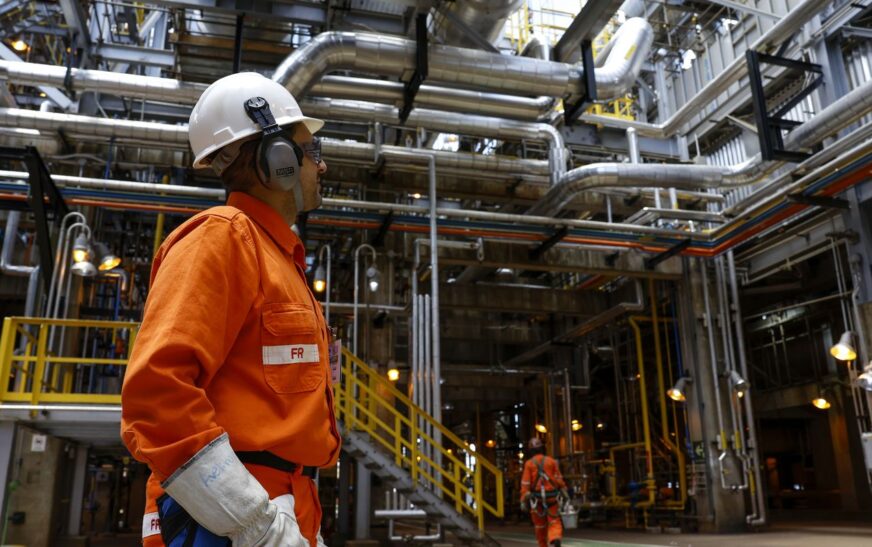 Economia brasileira cresceu 0,1% em abril, estima prévia da FGV