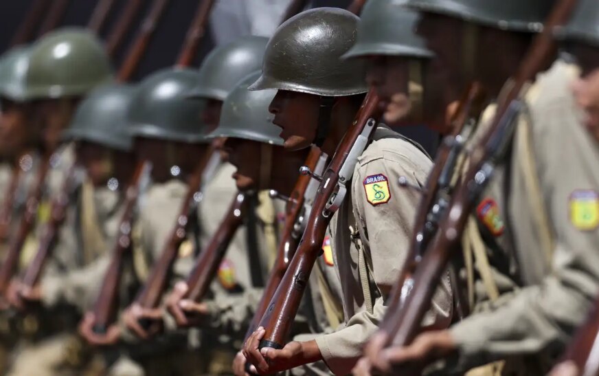 Exército mantém patrulha de fronteiras mesmo com bloqueio do orçamento