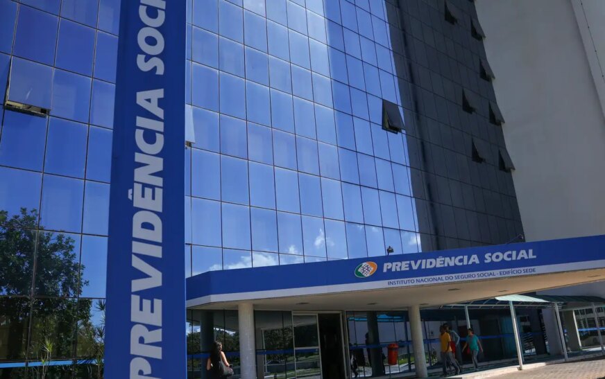 Fila do INSS cai ao menor nível em 21 meses, com 1,8 milhão de pedidos