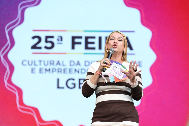 Governo lança campanha “O Brasil é de Todas as Cores” na Feira da Diversidade LGBT+ de São Paulo — Agência Gov