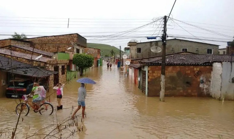 Governo mantém técnicos de prontidão para ajudar municípios pernambucanos afetados por chuvas — Agência Gov