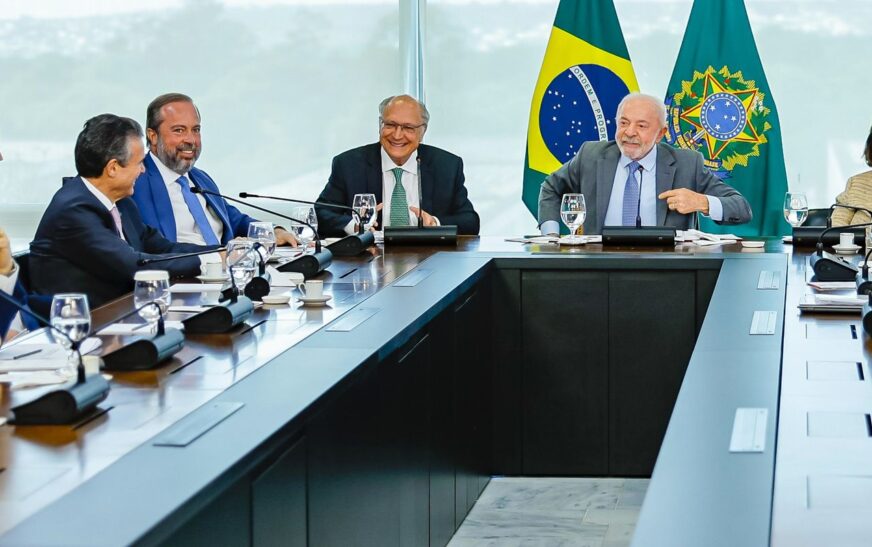 Governo prevê aumento de etanol na gasolina de 30% para até 32%