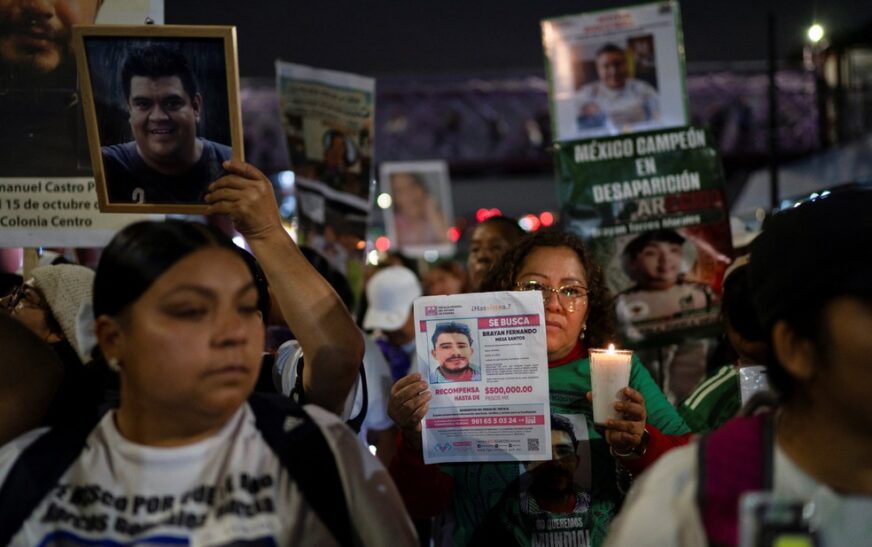 Horas antes da abertura da Copa, parentes de vítimas de cartéis fazem ato na capital mexicana – Imprensa Bahia