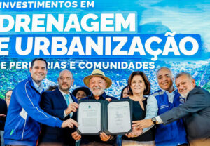 Lula anuncia R$ 702,9 milhões em obras para periferias, favelas e comunidades do RJ — Agência Gov