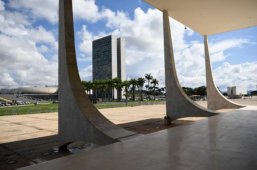 Lula e Jaques Wagner se reúnem e podem decidir futuro no Senado