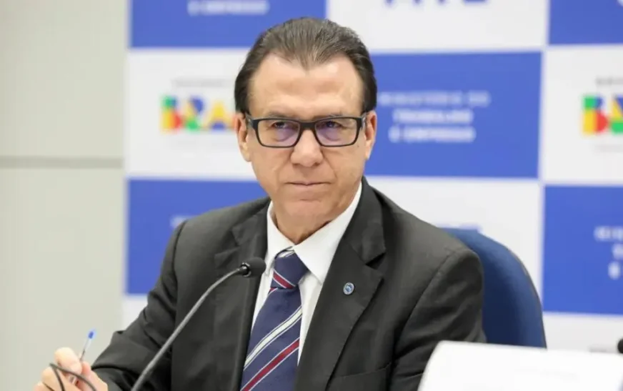 Ministro defende que Jaques Wagner deixe a liderança do governo Lula