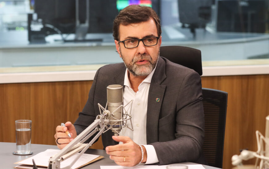 Na Mesa com Datena debate o crime organizado com Marcelo Freixo nesta terça-feira — Agência Gov