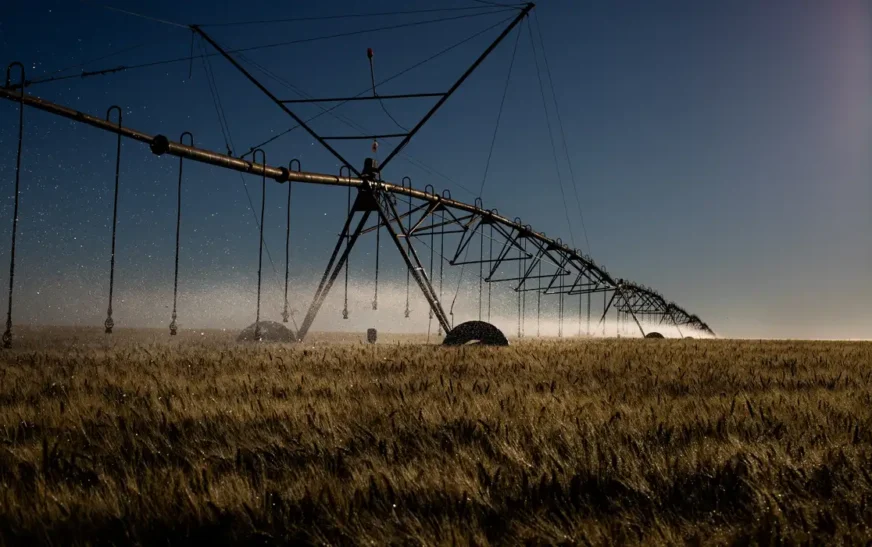 Nova regra amplia horário de desconto em energia para produtores que usam irrigação — Agência Gov