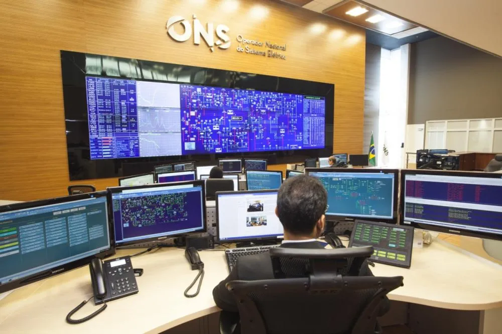 ONS aciona plano inédito para reduzir excesso de energia e evitar risco ao sistema elétrico
