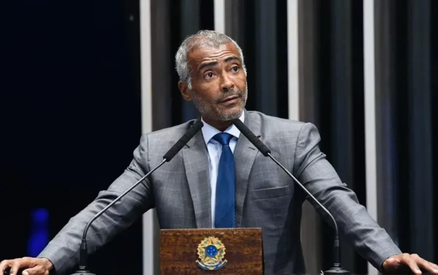 Romário questiona na Justiça dívida de R$ 844 mil com a União enquanto mantém mandato no Senado