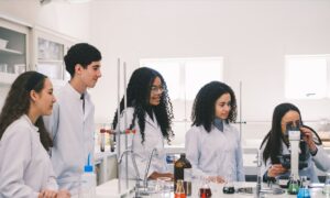 Sancionada a Política Nacional para Estudantes com Altas Habilidades ou Superdotação — Agência Gov