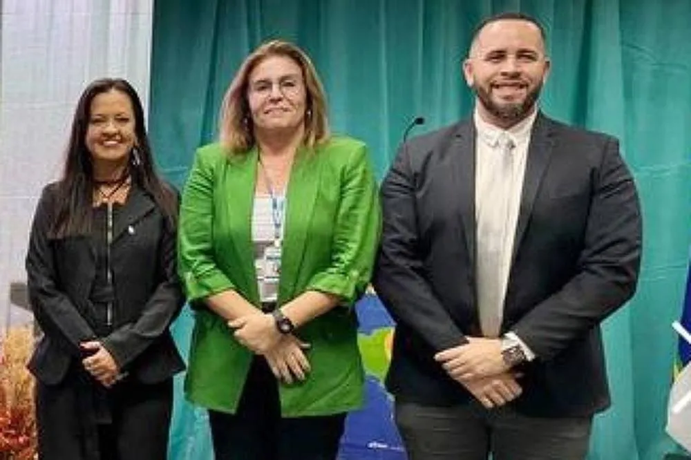 Servidora que permitiu descontos ilegais do INSS é promovida