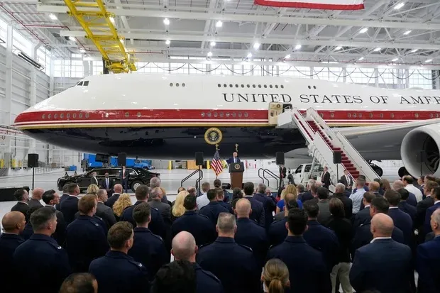 Trump apresenta novo Air Force One bancado pelo Catar