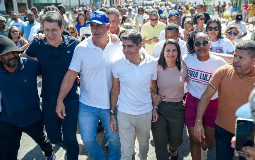 Adversários se unem no interior da Bahia e anunciam apoio a ACM Neto