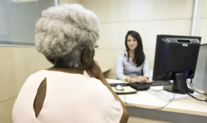 Conheça os principais direitos previstos no Estatuto da Pessoa Idosa — Agência Gov