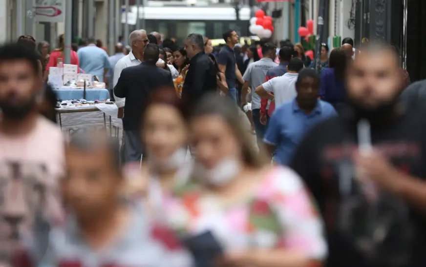 Conselho aprova distribuição de R$ 13 bilhões do FGTS para 138,2 milhões de pessoas — Agência Gov