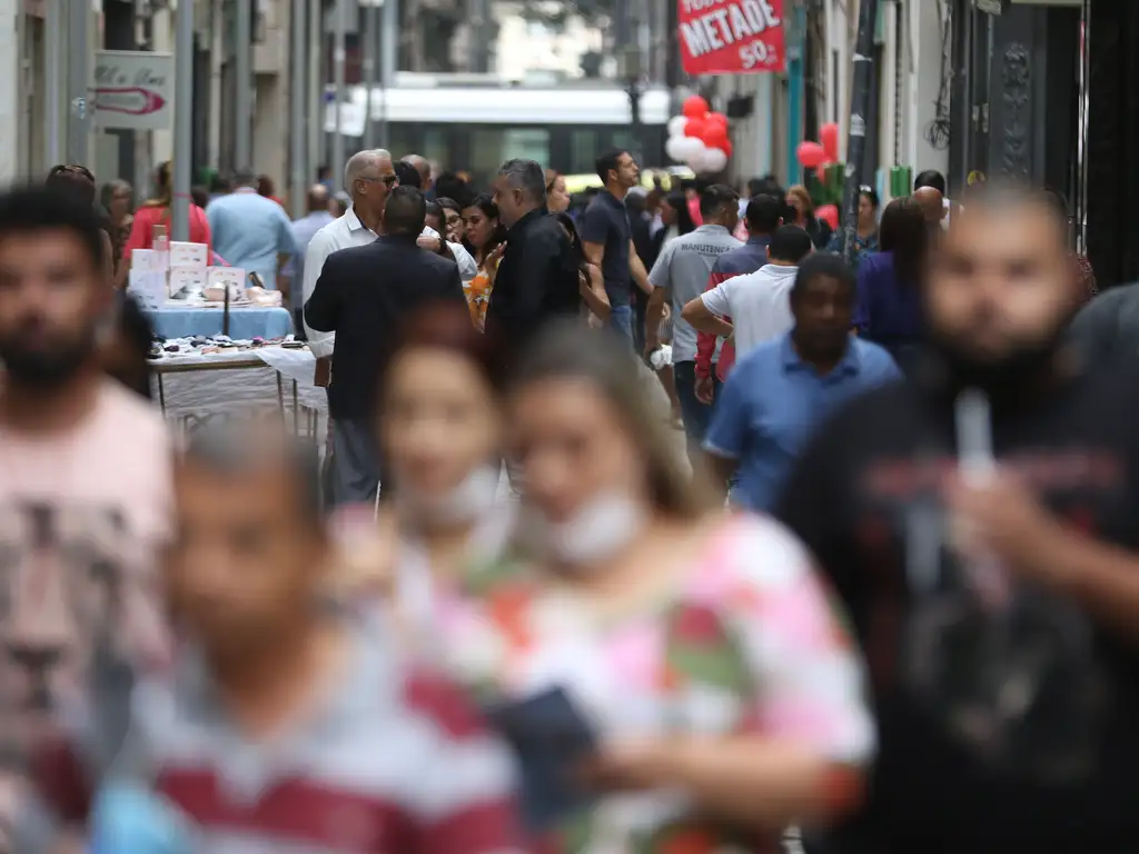 Conselho aprova distribuição de R$ 13 bilhões do FGTS para 138,2 milhões de pessoas — Agência Gov