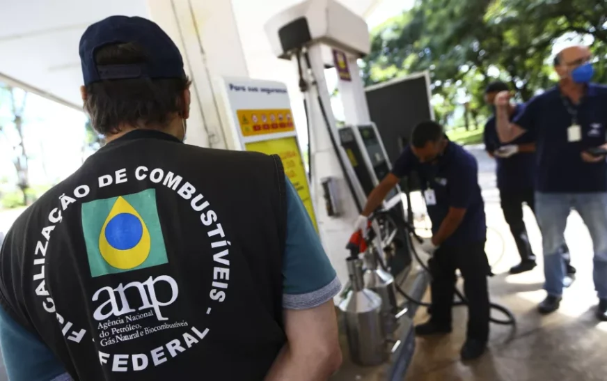 Desde março, ANP realizou mais de 3,3 mil ações de fiscalização com foco em preços abusivos — Agência Gov Desde março, ANP realizou mais de 3,3 mil ações de fiscalização com foco em preços abusivos — Agência Gov