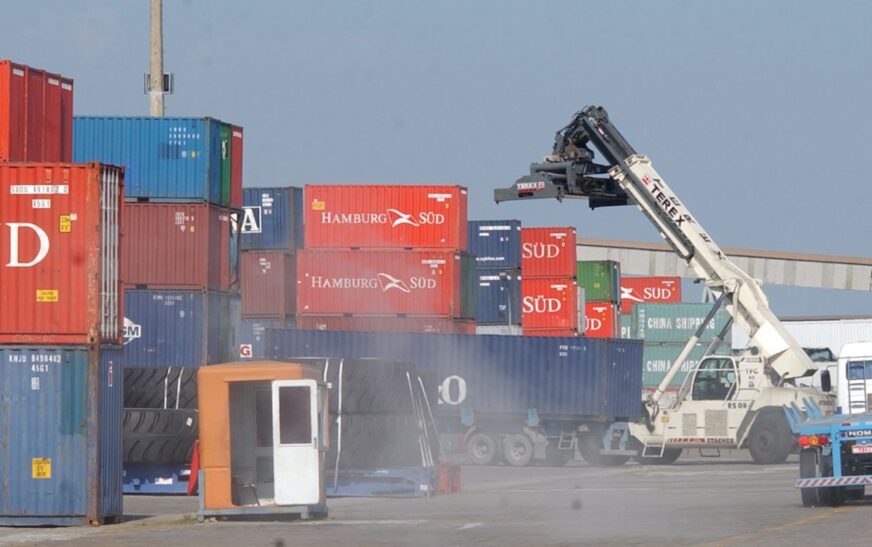 Exportações aos EUA crescem pela primeira vez após tarifaço de Trump
