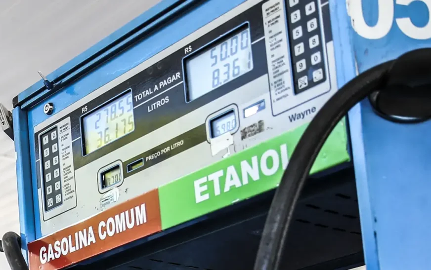 Gasolina com 32% de etanol passa a valer neste sábado (1º) — Agência Gov
