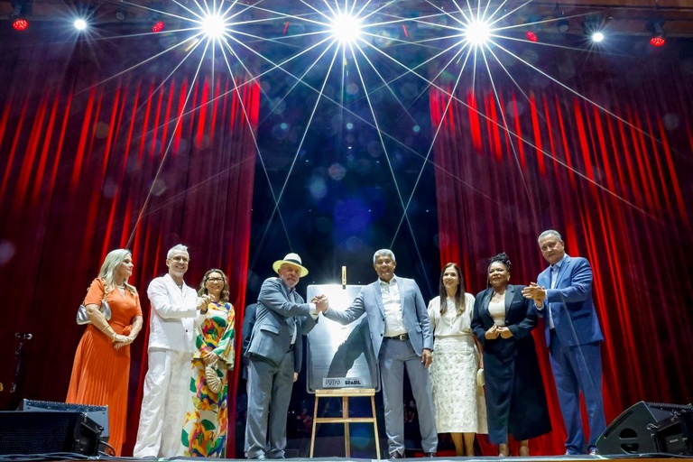 Lula participa da reinauguração do novo Teatro Castro Alves, em Salvador (BA) — Agência Gov