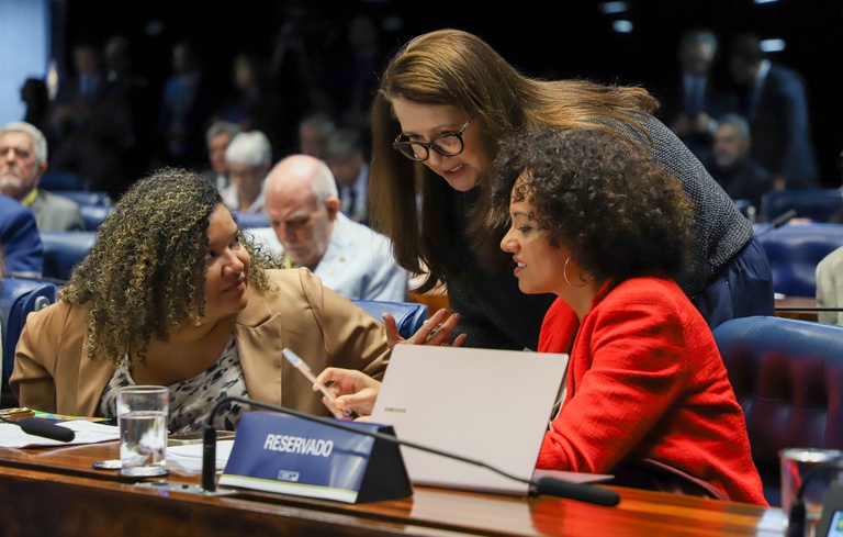 No Senado, ministério defende fim da escala 6x1 como direito humano ao cuidado — Agência Gov