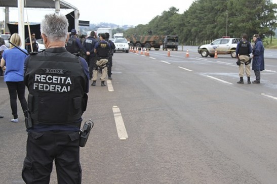 Receita afirma reforçar combate ao narcotráfico e crimes ambientais nas fronteiras — Agência Gov