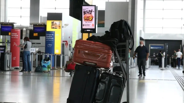 Sistema da Receita Federal agiliza desembarque para viajantes que declaram bens — Agência Gov