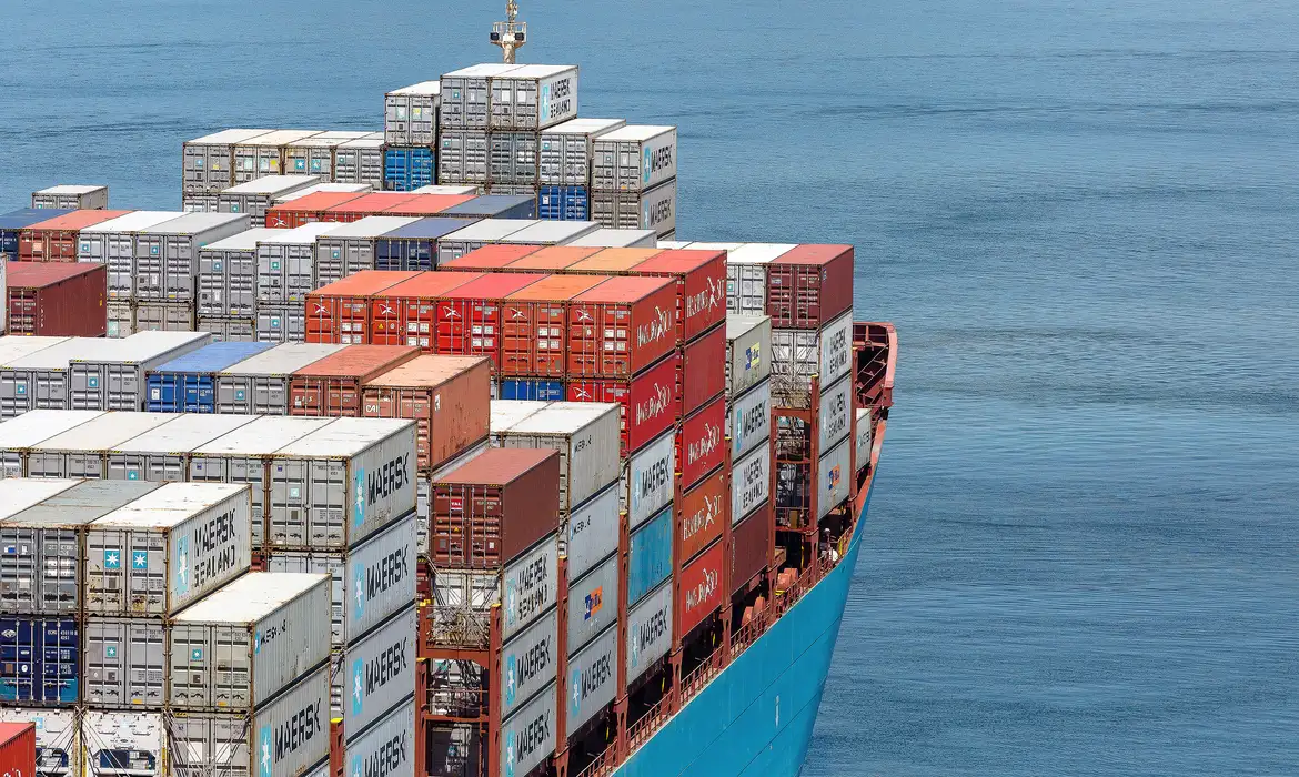 Superávit da balança comercial cresce 36,2% entre janeiro e a quarta semana de julho — Agência Gov