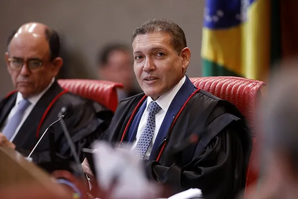 TSE convida embaixadores dos EUA e de outros países