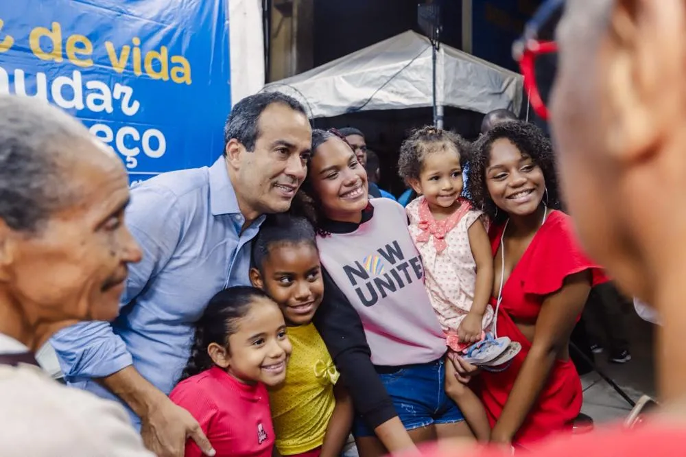 Bruno Reis entrega 100 casas reformadas em Paripe e programa chega a quase 2 mil imóveis