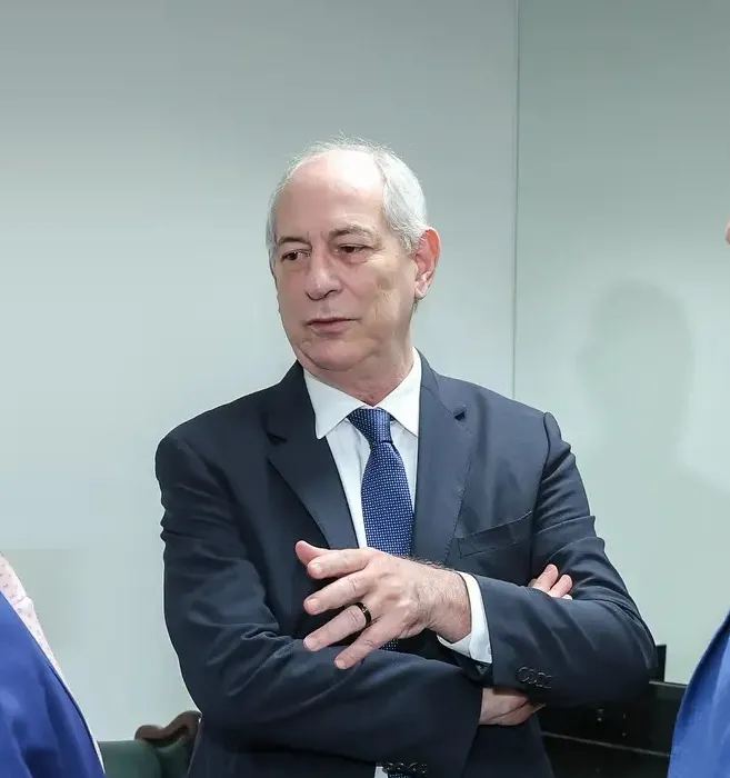 Ciro Gomes atrai eleitores de Lula e Flávio sem entrar na disputa presidencial