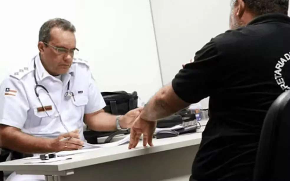 Concurso na Bahia abre 40 vagas para médicos e dentistas da PM e Bombeiros