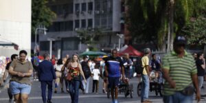 Crescimento populacional caiu para 0,37% em 2026, estima IBGE