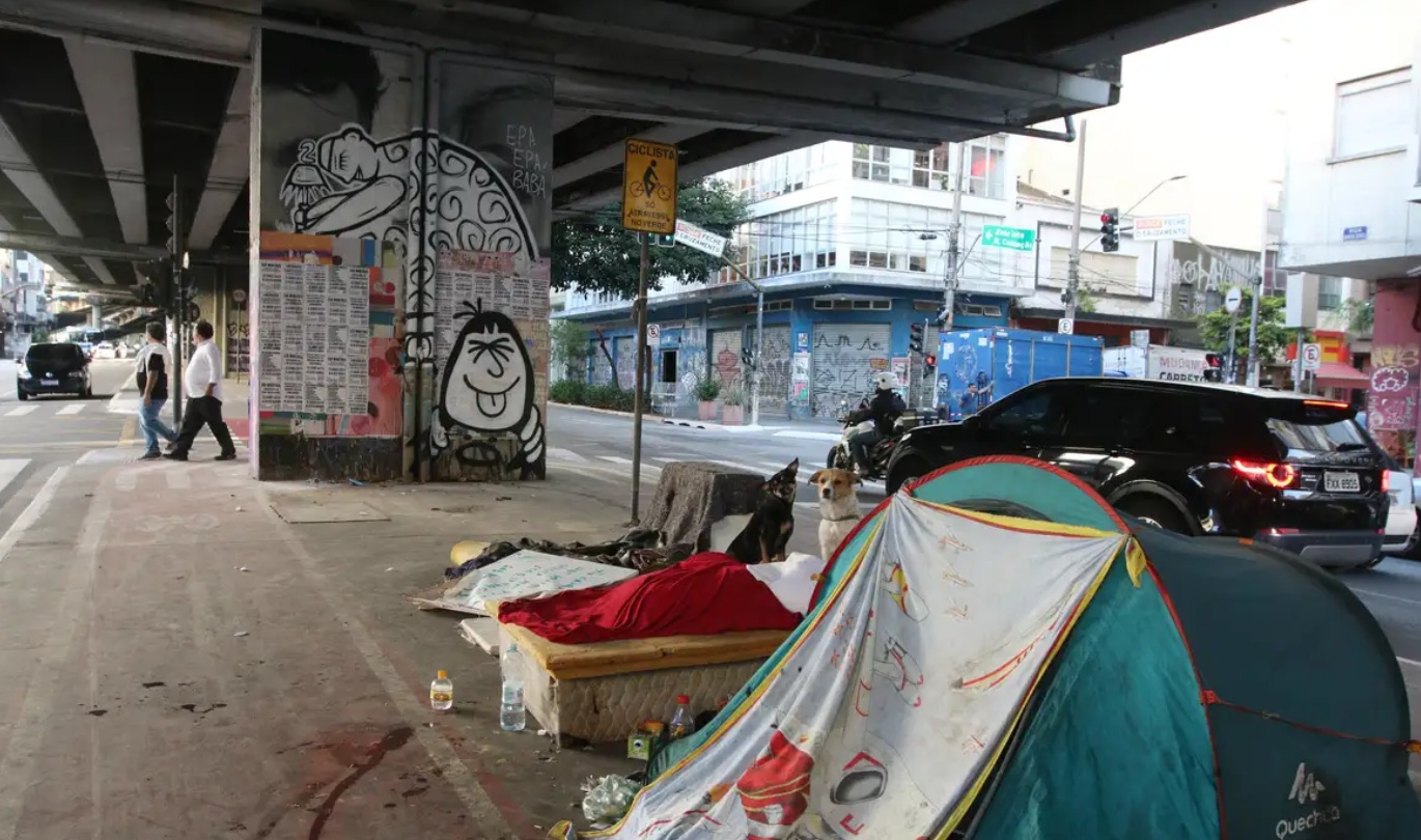 Disque 100 faz capacitação sobre atendimento à população em situação de rua — Agência Gov