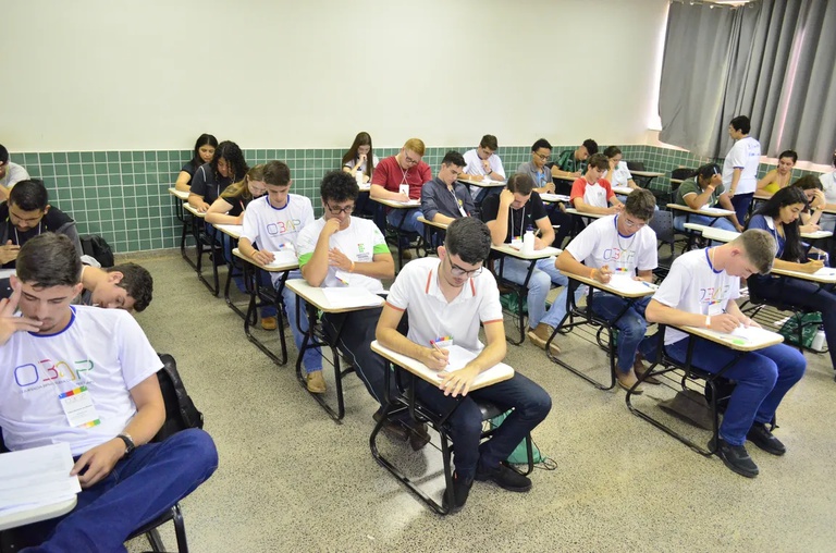 Ferramentas auxiliam estudantes na preparação para o Enem — Agência Gov