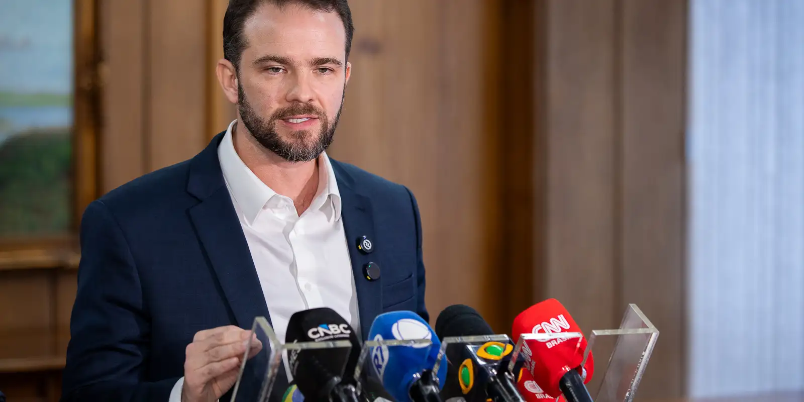 Governo ouvirá empresários para decidir se aplicará lei contra EUA