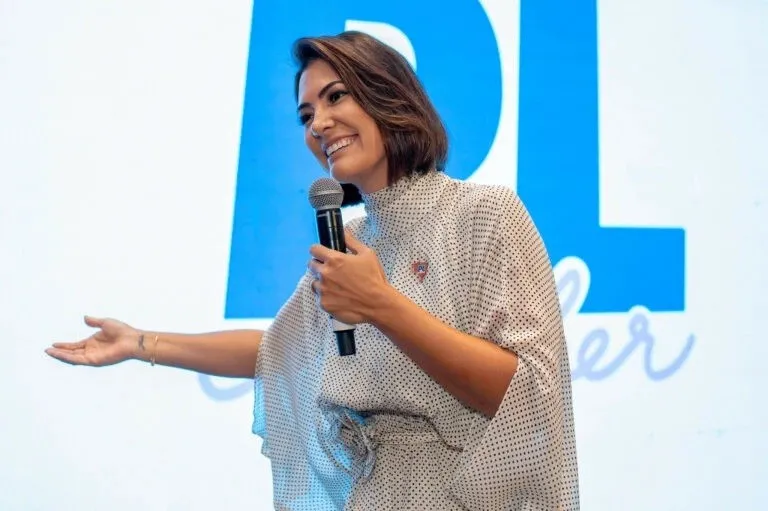 Michelle Bolsonaro registra candidatura ao Senado pelo DF e declara R$ 4,4 milhões em bens