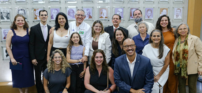 Ministério homenageia 12 personalidades que contribuíram para o avanço da saúde pública — Agência Gov