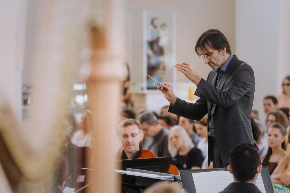 OSBA recebe a solista Lorena Pires, primeira brasileira na Academia da Ópera de Paris, em concerto gratuito no dia 09 de agosto